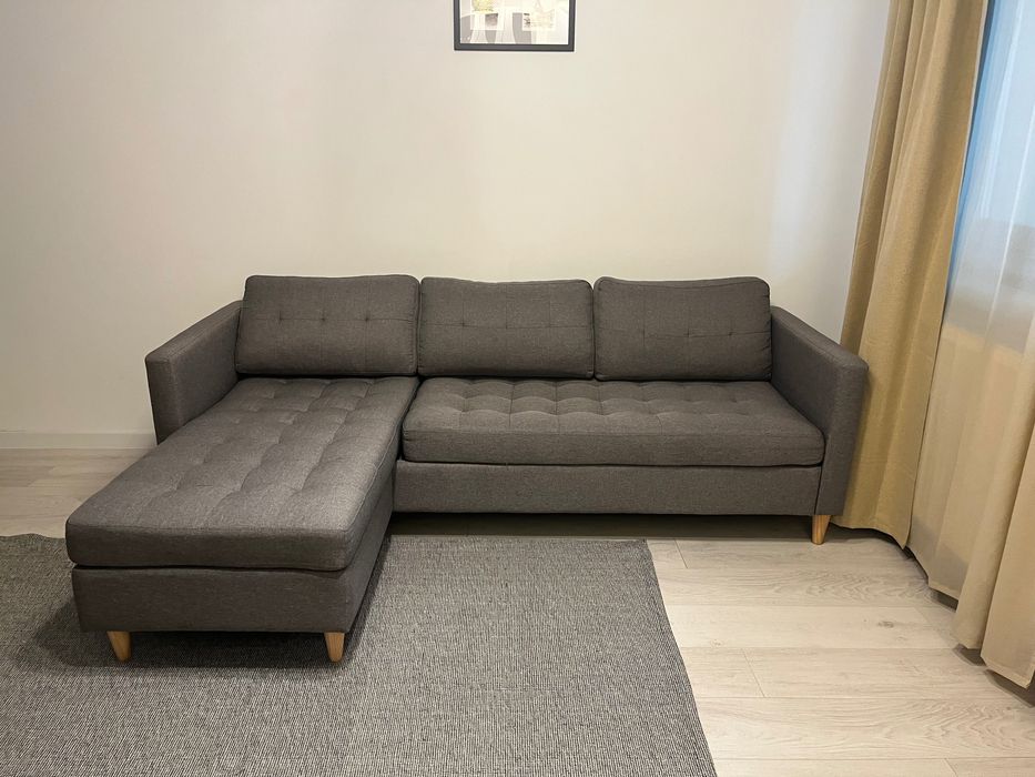 Vând canapea 3 locuri în stare excelentă neextensibila