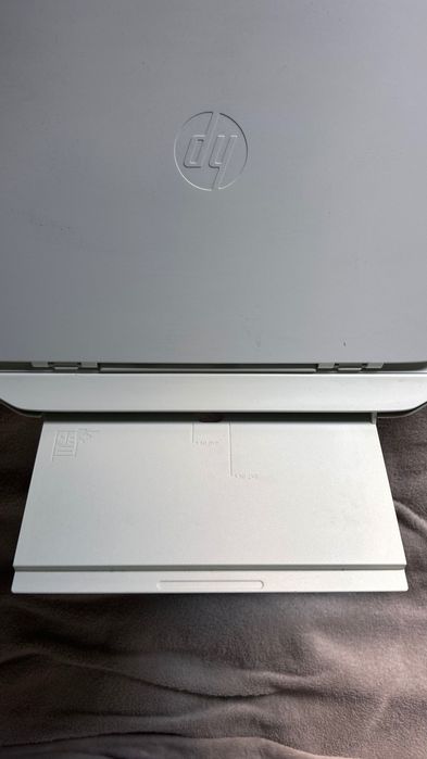 Imprimantă multifuncțională HP DeskJet 2320 – stare impecabilă, cu cabluri incluse