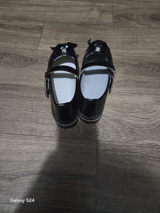 Школьные туфли размер 30