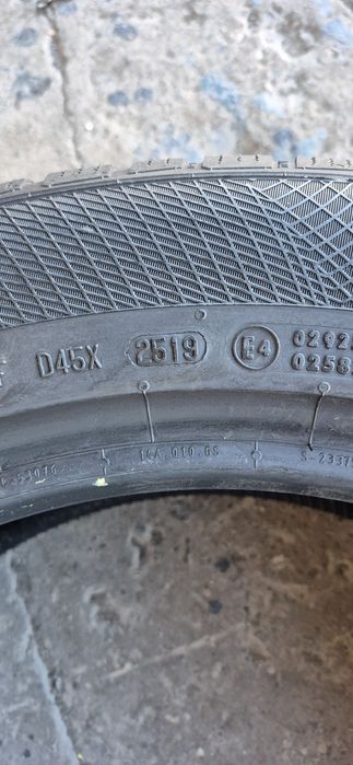 4 anvelope iarna Continental 225/55/19.Pretul este pe bucata