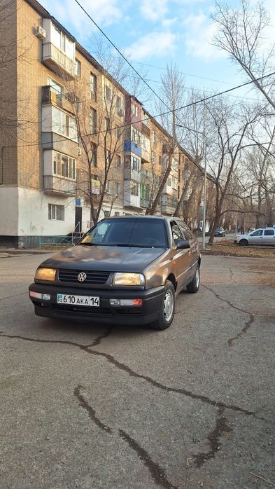 Volkswagen Vento 2.0 1992 год