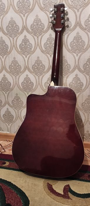 Гитара аккустика