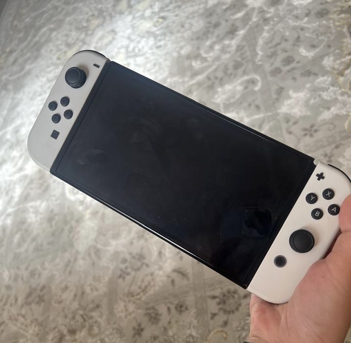 Nintendo Switch OLED + Zelda + 256GB