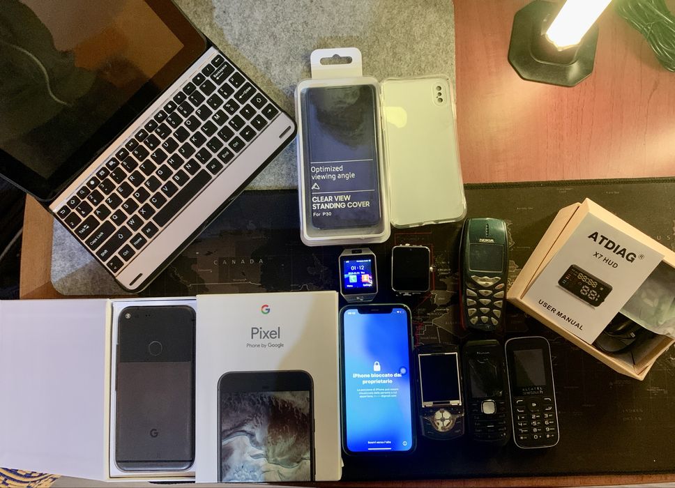 iPhone 11 + cutie diverse