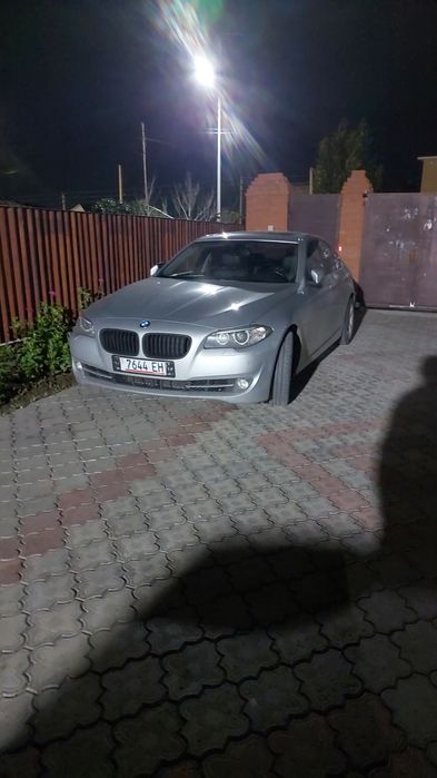 BMW M5 F10 528i 2015г