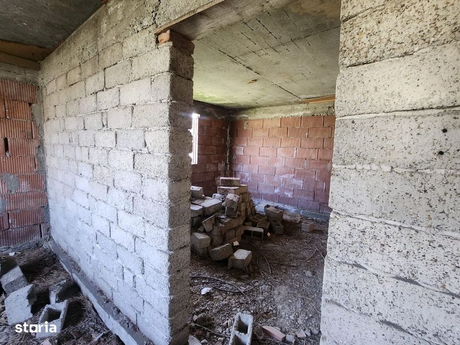 Vila la rosu situata in Bacau str Ciresoaei