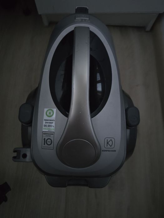 Продается пылесос lg