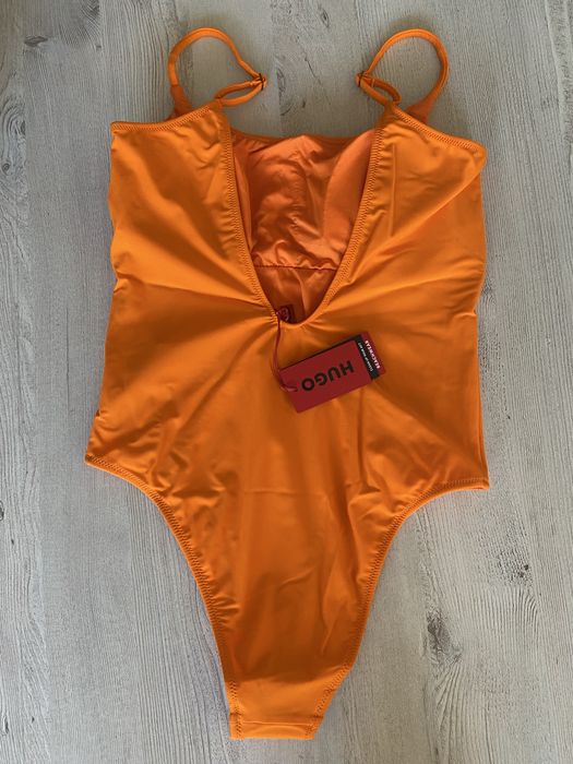 Нов оригинален бански Hugo L и XL