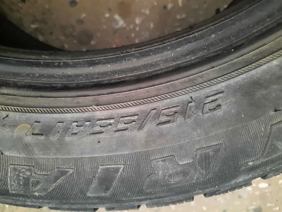 Продам  шина размерами 215 × 17×  55
