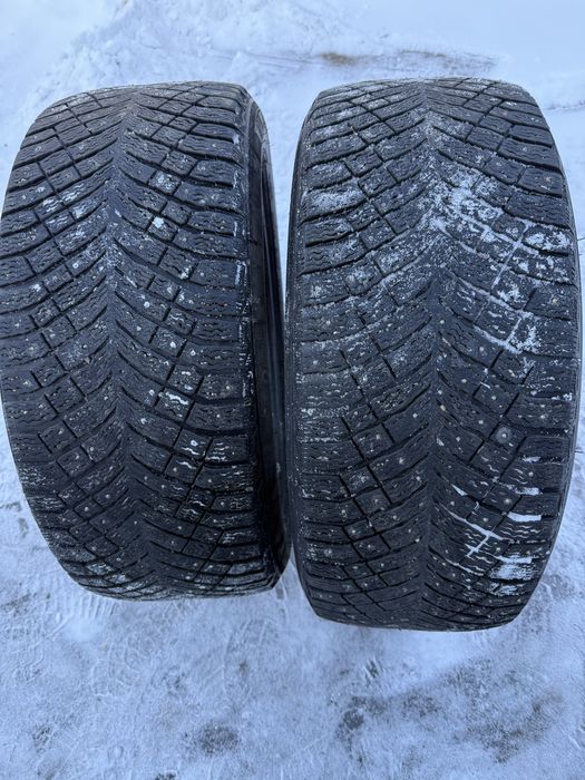 Продам резину 285 45 r21