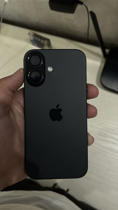 Продам iPhone 16 Black, 128 ГБ