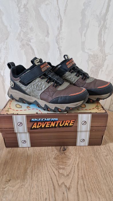Продам ботинки  Skechers