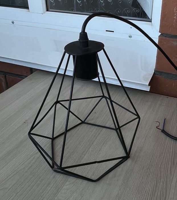 Люстры  новые три штуки