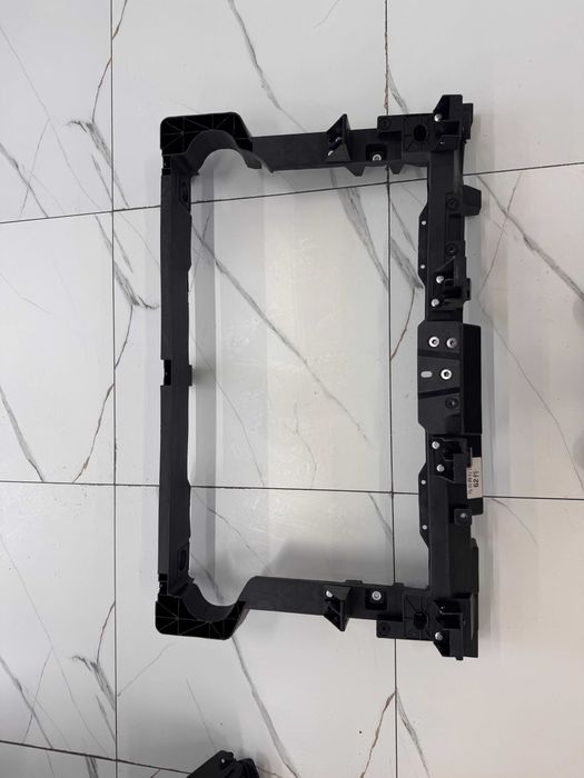 Geely Emgrand Суппорт радиатора в сборе