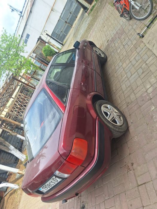 Продам машину Audi B4 сидан. Обьем 1и6 бензин.