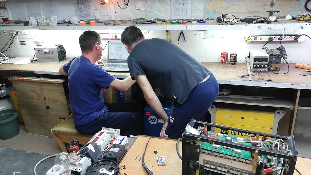 Стабилизаторы на 110/220/380 вольт ИБП-инверторы