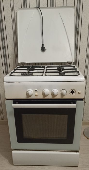 Продам газовую плиту