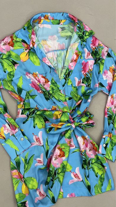 Флорална сатенирана рокля