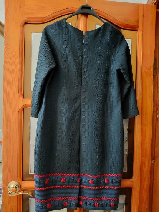 Платье жен, темно синее, отличного качества