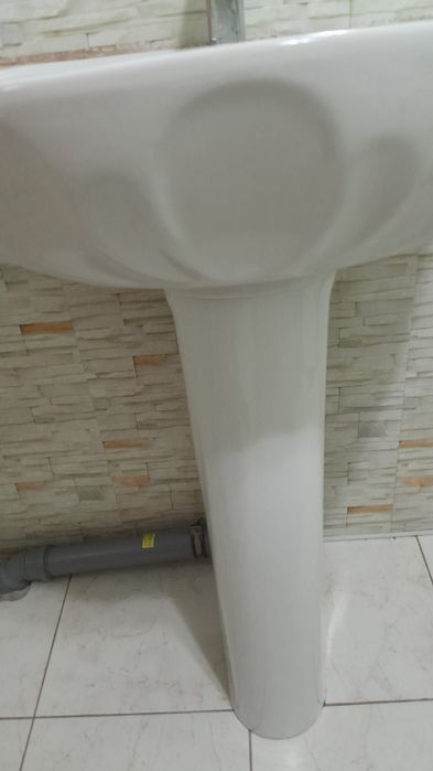 Продам раковину с педьесталом