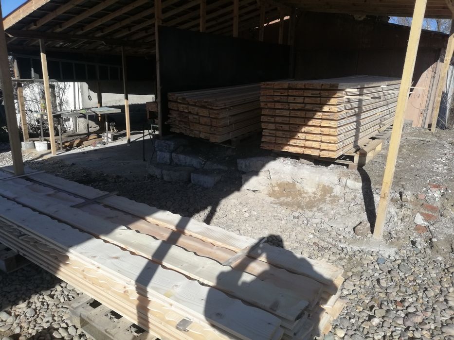 Дървен материал.