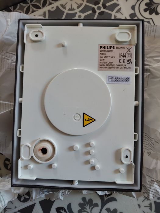 Vând aplica exterior