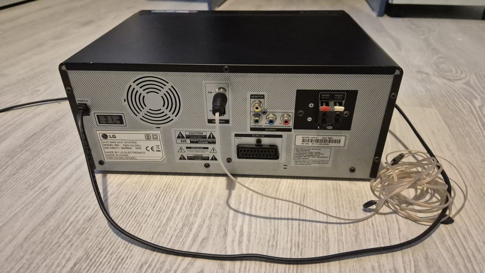 Качествена аудио система LG FB103 (100W RMS) – CD/DVD, USB, FM радио