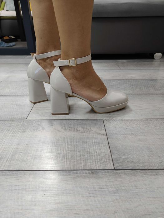 Дамски обувки с 10 см ток