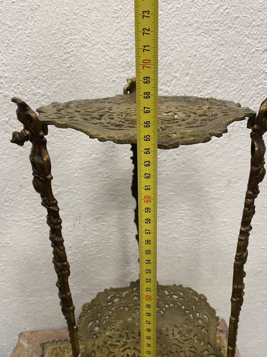 Френска месингова поставка в стил нарок