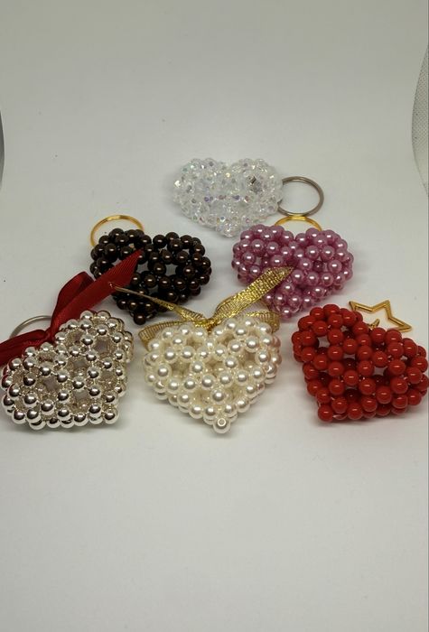 Martisoare breloc lucrate manuale din margele si cristale