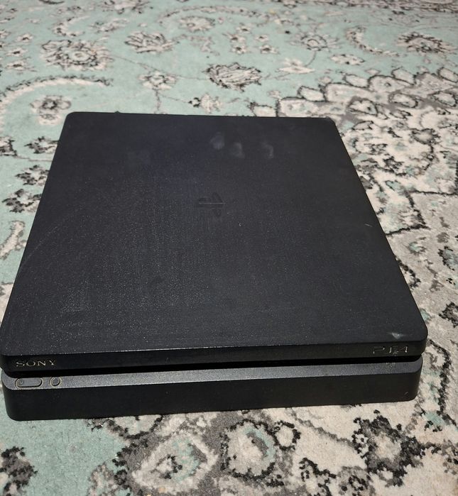 PS4  в хорошем состоянии