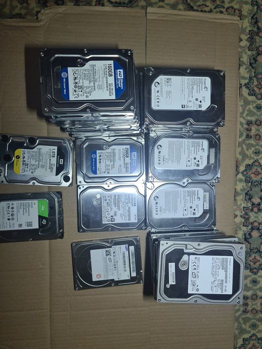 Hard Diskuri 500gb , 250gb, 160gb