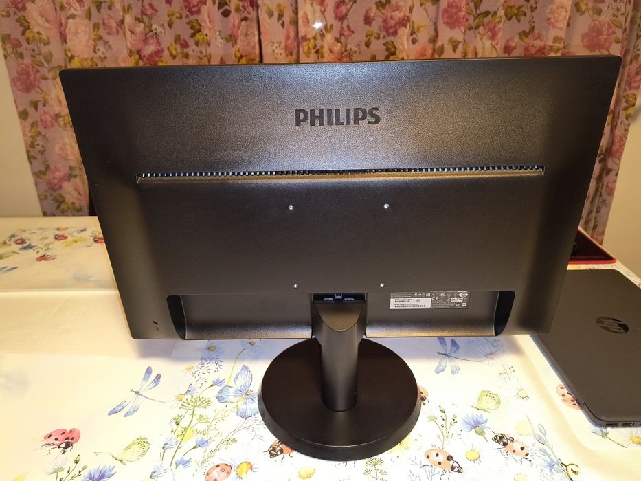Monitor Philips Led 24 inch cu difuzoare
