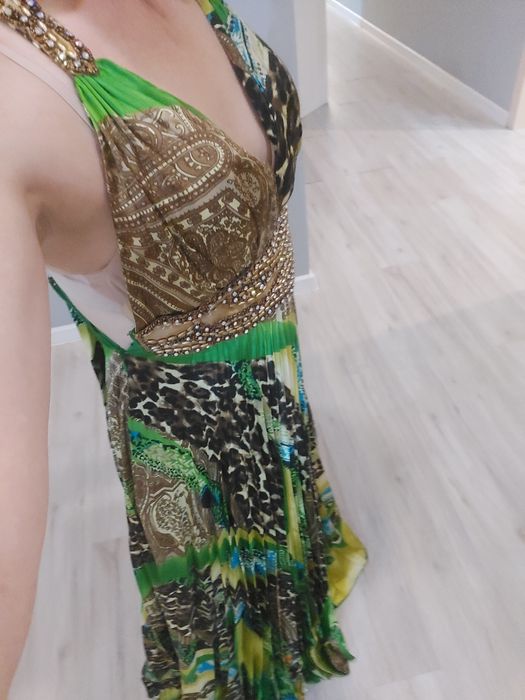 Платье яркое, нарядное