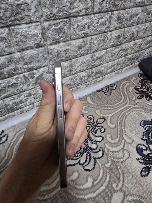 Iphone 15 pro natural