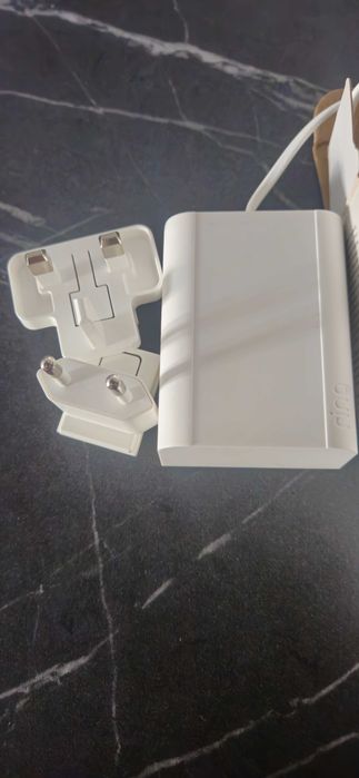 Incarcatator pentru camera inteligenta Ring.