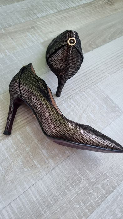 Pantofi stiletto