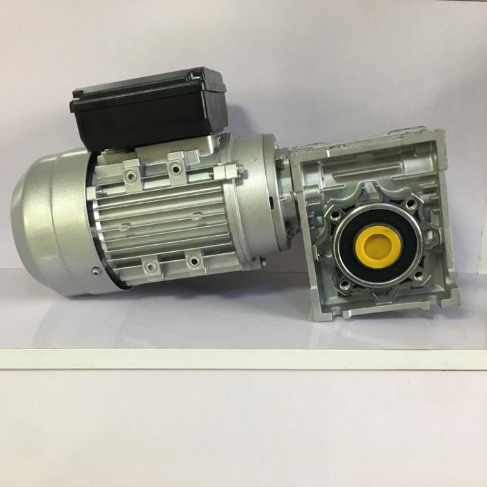 Мотор редуктор