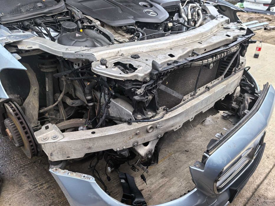 Mercedes E class w213 BOT faruri capota aripi trager bara pachet amg