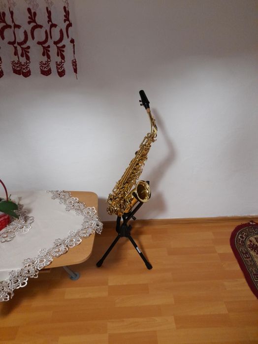 Vând saxofon Flame Pro