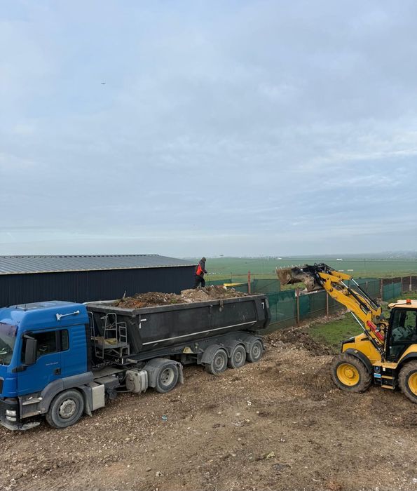 Transport deseuri,moloz,nisip,bena,container,debarasari  teren curte