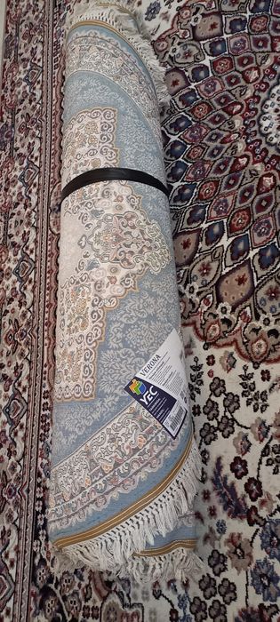 Gilam Sotiladi 150×300 va 100× 150