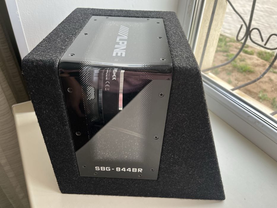 Сабвуфер Alpine SBG-844BR