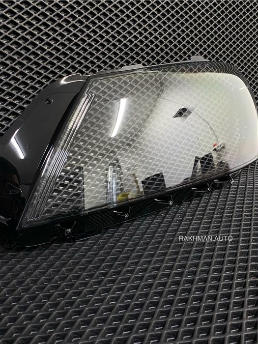 Стекла Фары Volkswagen Passat