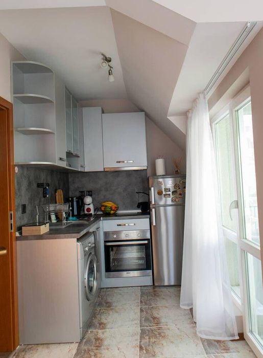 Дава се под наем Двустаен апартамент в Бургас, Център - 52 кв.м за 548.25 € - Снимка #1