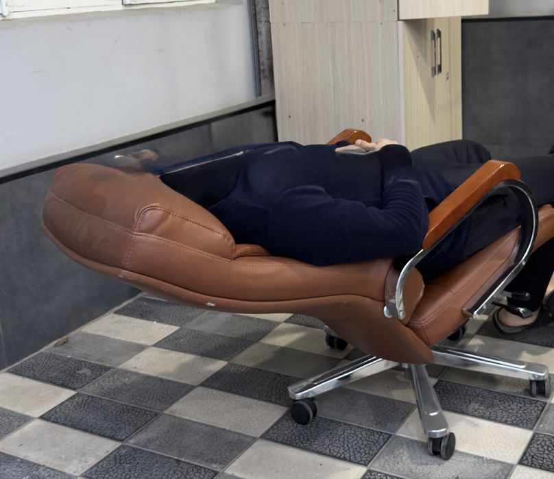 Ofis kreslosi sotiladi (Premium sifat)