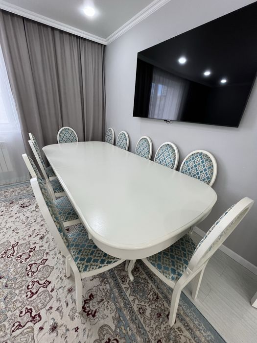 Продается стол со стульями в хорошем состояние