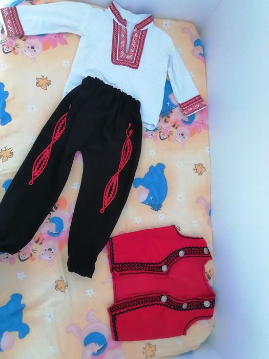 Дрешки за 2годинки 3лв.