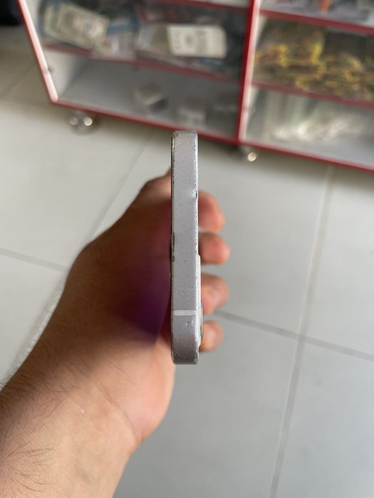 iPhone 12 sotiladi srochni