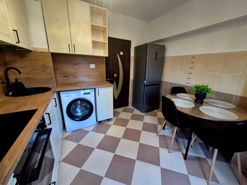 PROPRIETAR garsoniera 13 septembrie stradal, bloc mixt, renovata recent
